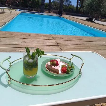 Depandance In Con Piscina *