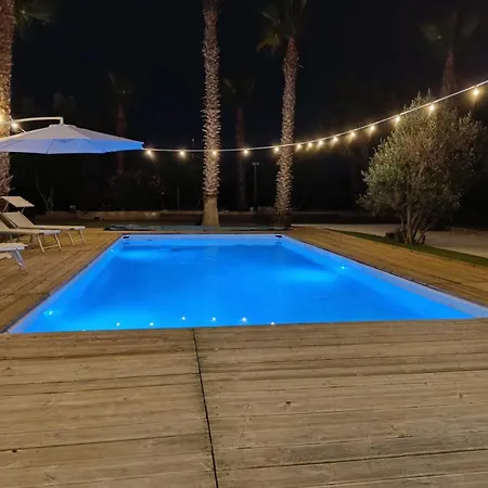Depandance In Con Piscina