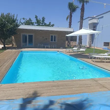 Depandance In Con Piscina